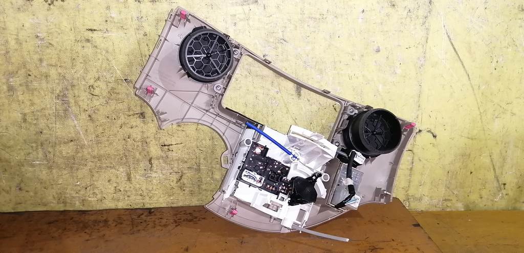 климат-контроль Toyota Sienta