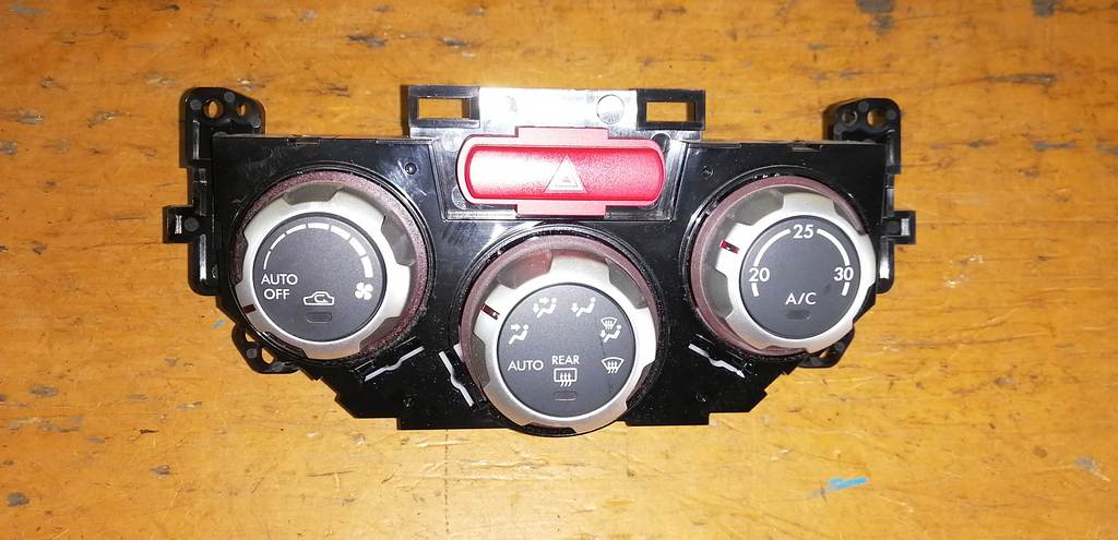 климат-контроль Subaru Impreza