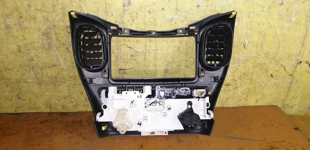 климат-контроль Toyota Funcargo