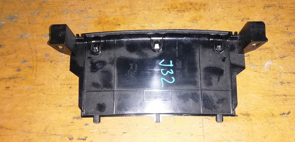 накладка на центральную консоль Nissan Teana