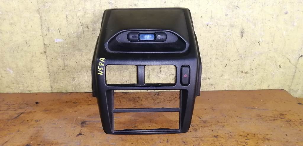 консоль магнитофона Mitsubishi Pajero Mini