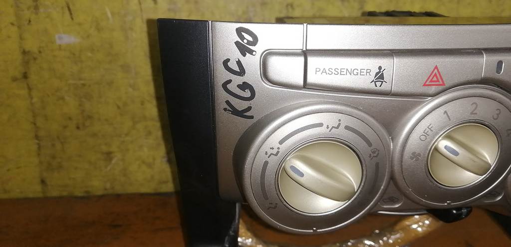 климат-контроль Toyota Passo