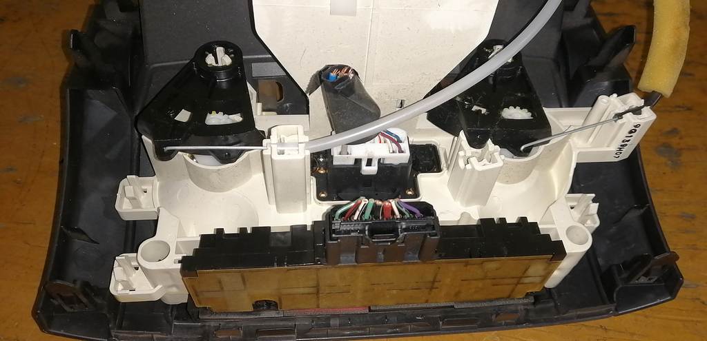 климат-контроль Toyota Passo