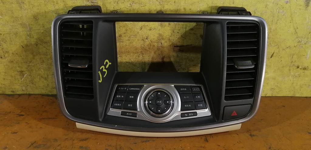 консоль магнитофона Nissan Teana