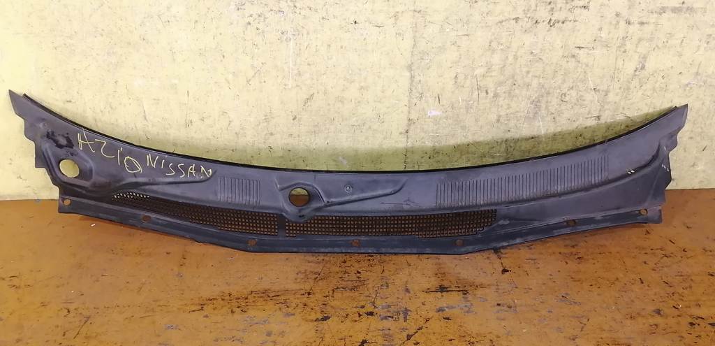 жабо Nissan Cube