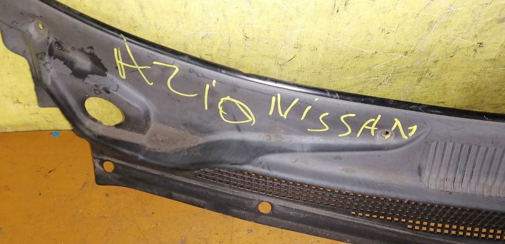 жабо Nissan Cube