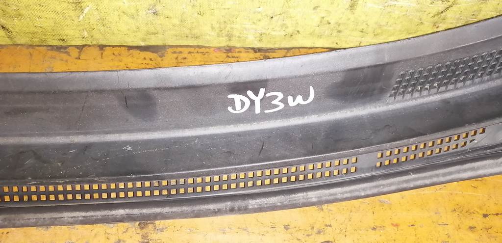 жабо Mazda Demio