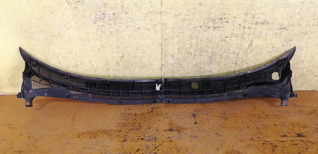 жабо Mazda Demio