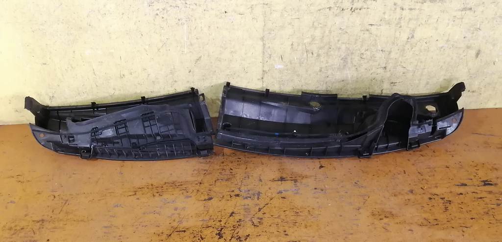 жабо Toyota Vitz