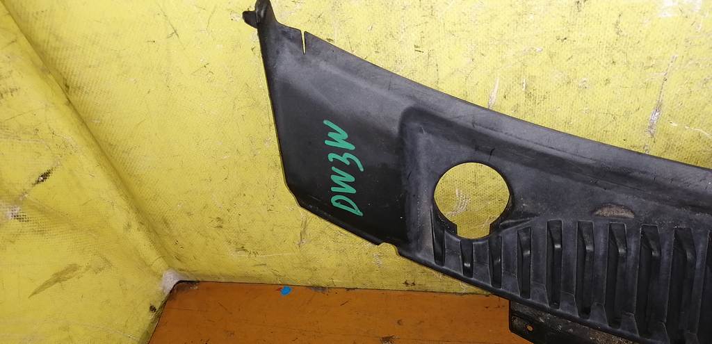 жабо Mazda Demio