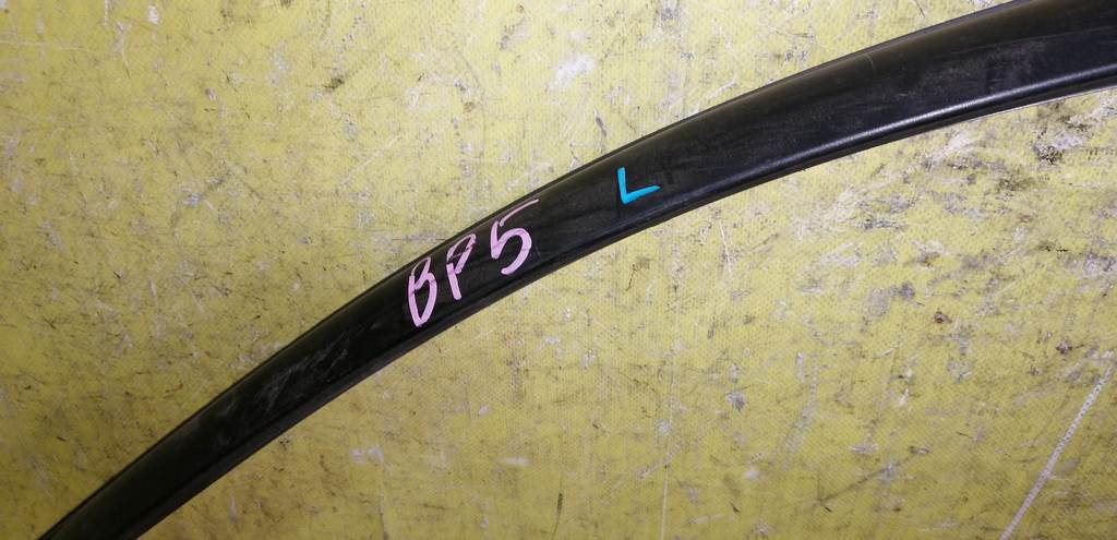 ветровик Subaru Legacy