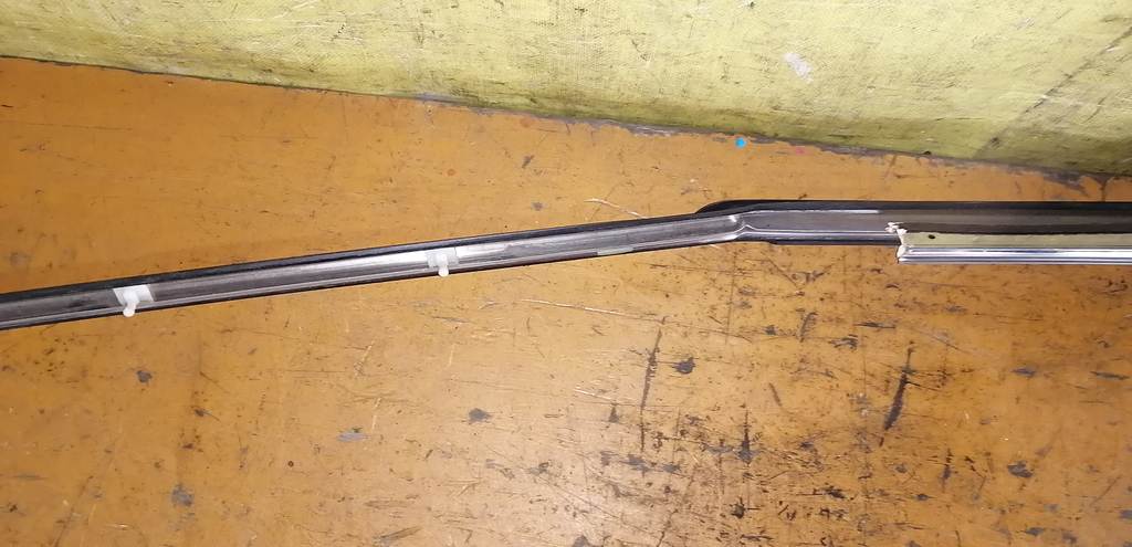 ветровик Subaru Legacy