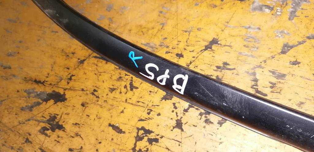 ветровик Subaru Legacy