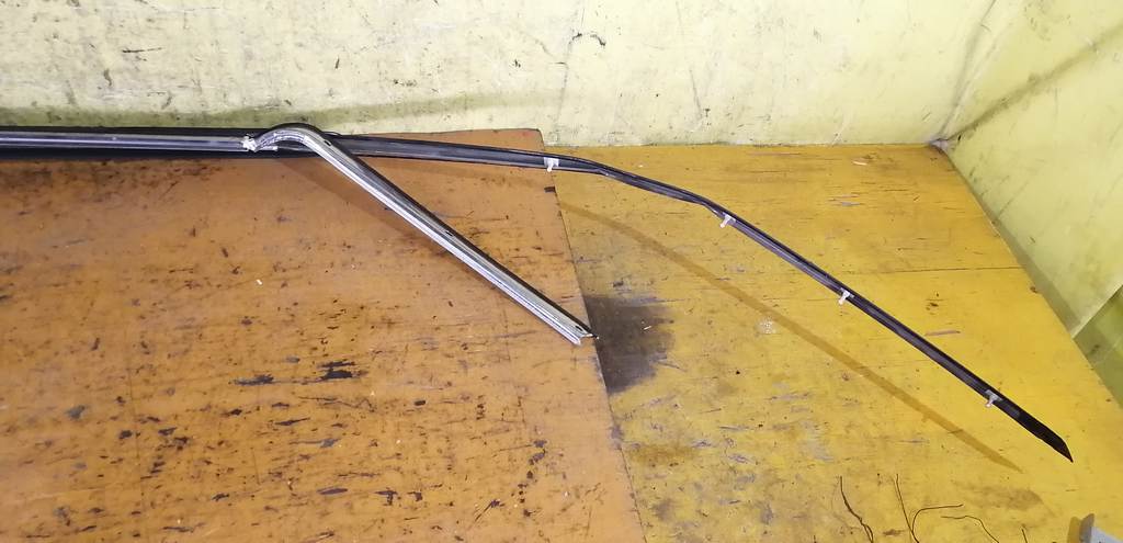 ветровик Subaru Legacy