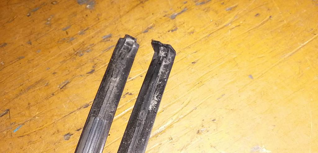 молдинг на крышу Toyota Sienta