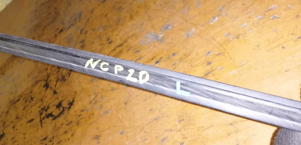 молдинг на крышу Toyota Funcargo