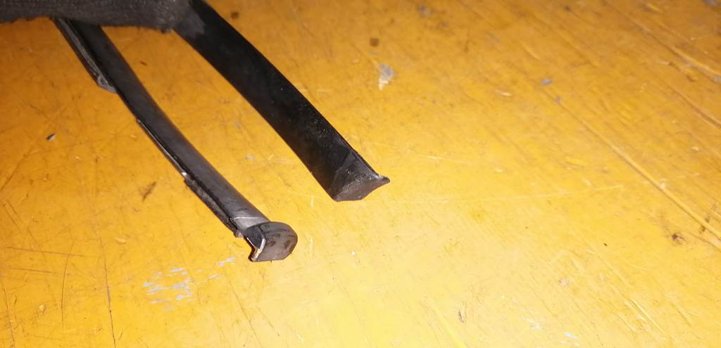 молдинг на крышу Nissan March