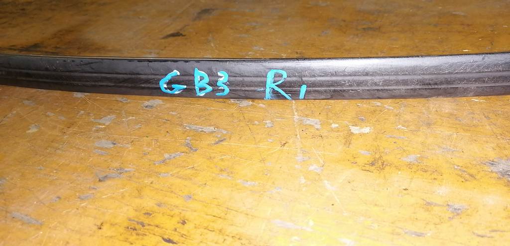 молдинг на крышу Honda Freed