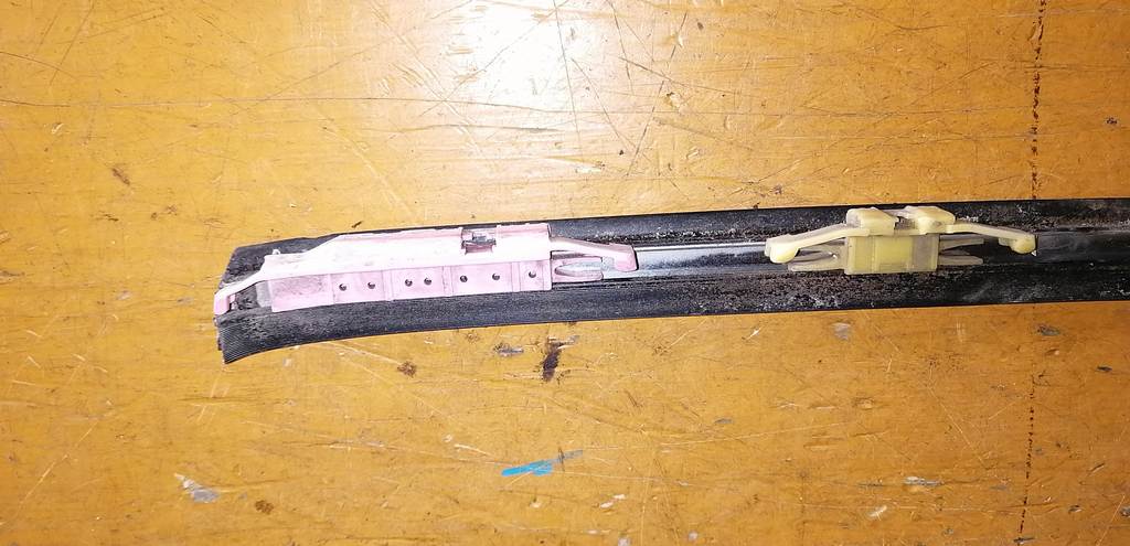 молдинг на крышу Subaru Impreza