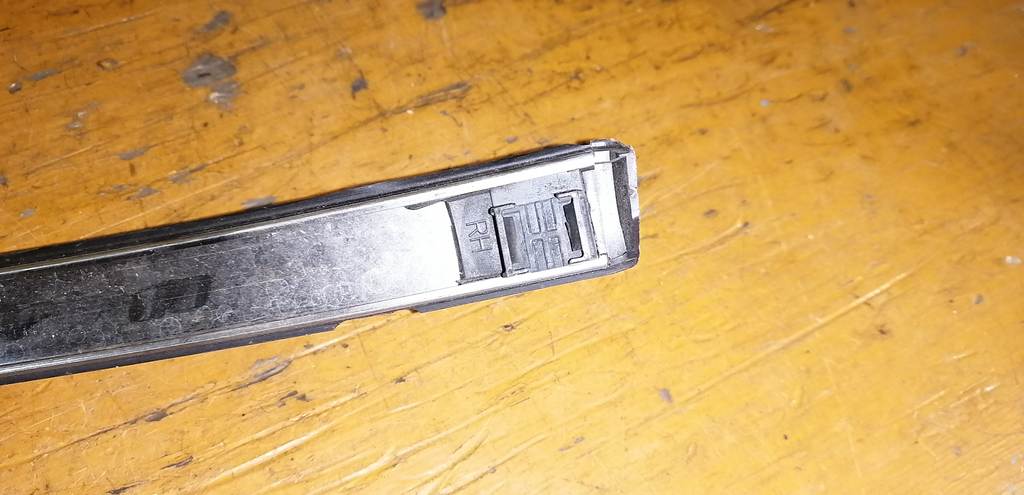 молдинг на крышу Subaru Impreza