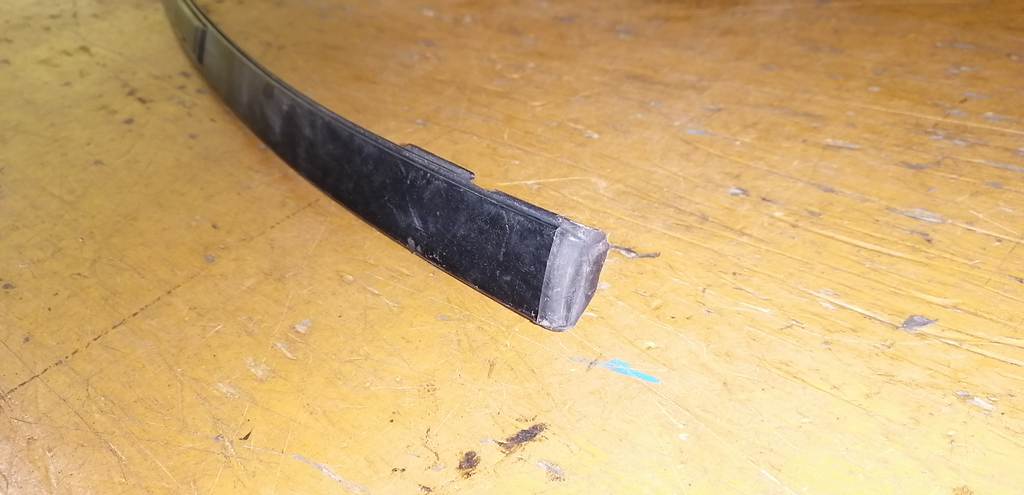 молдинг на крышу Subaru Impreza