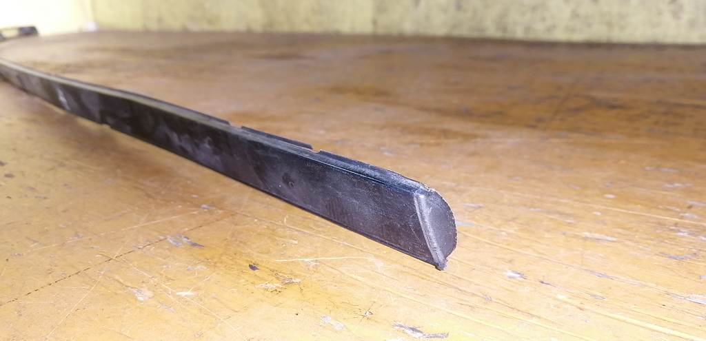 молдинг на крышу Subaru Impreza