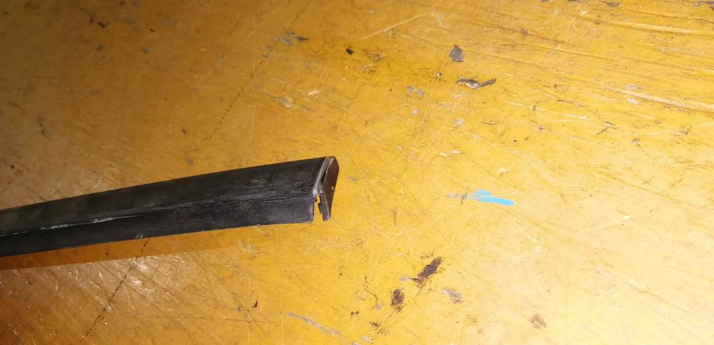 молдинг на крышу Mitsubishi Pajero Mini