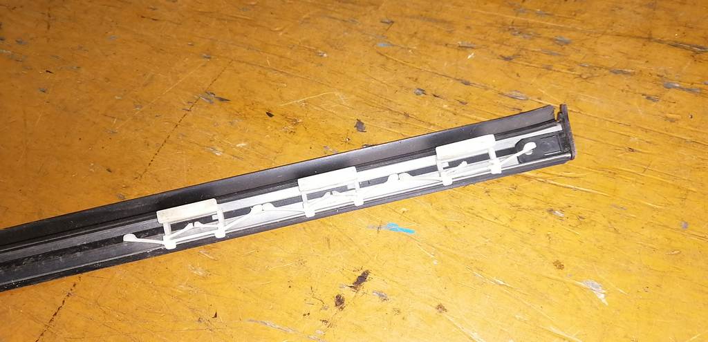 молдинг на крышу Mitsubishi Pajero Mini