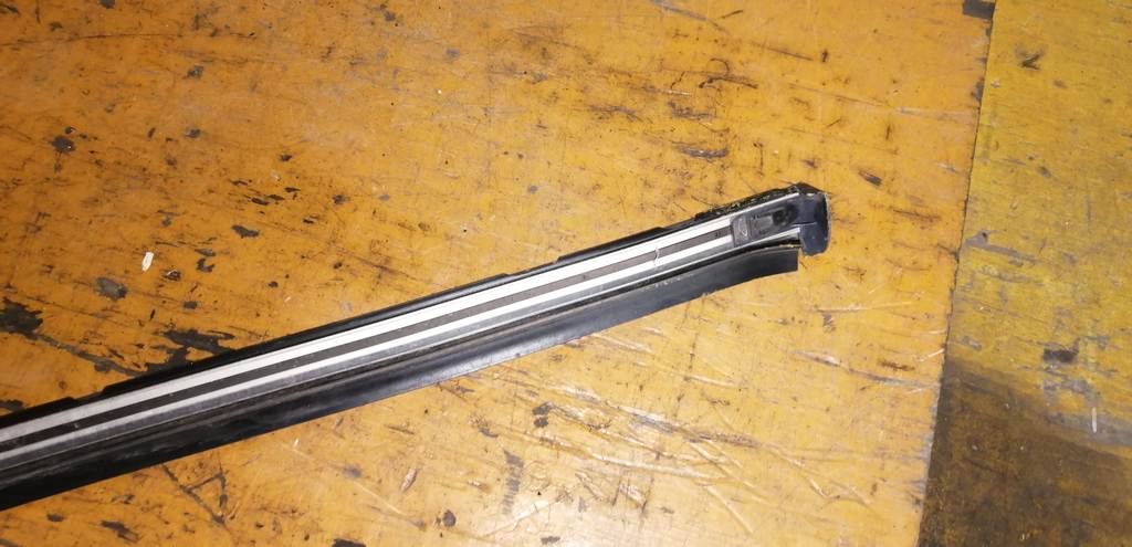 молдинг на крышу Mitsubishi Outlander