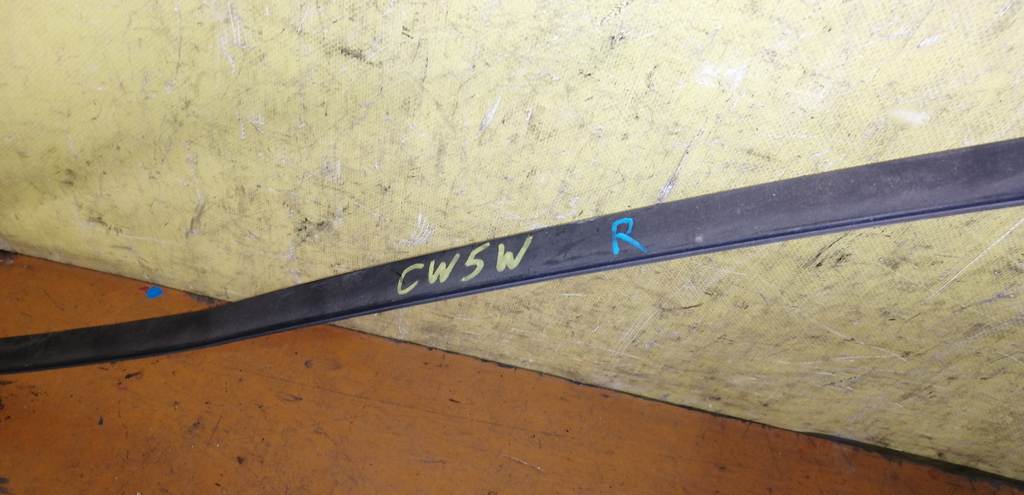 молдинг на крышу Mitsubishi Outlander