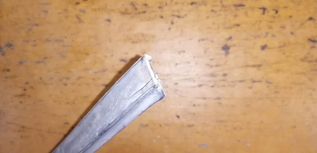 молдинг на крышу Mitsubishi Outlander