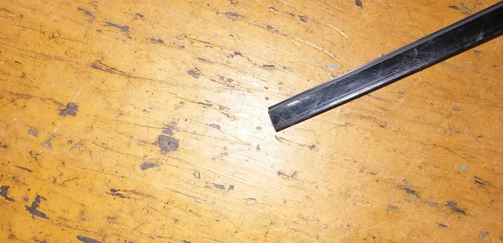 молдинг на крышу Nissan Teana