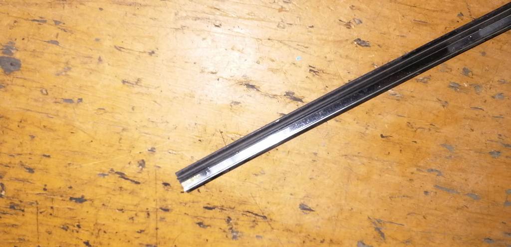 молдинг на крышу Nissan Teana