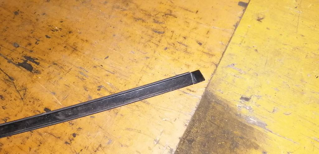 молдинг на крышу Nissan Teana