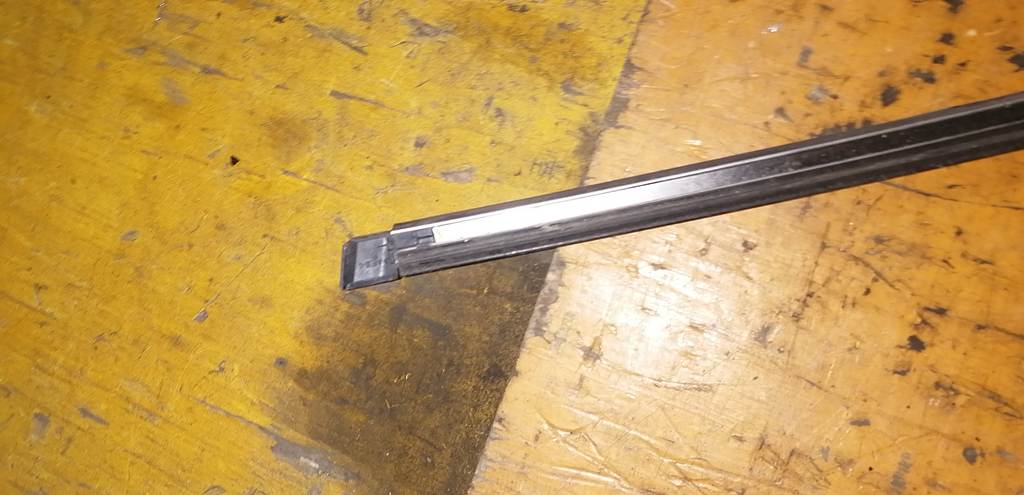 молдинг на крышу Nissan Teana