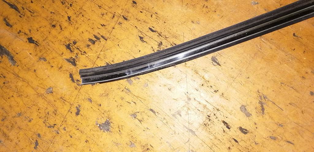 молдинг на крышу Nissan Teana