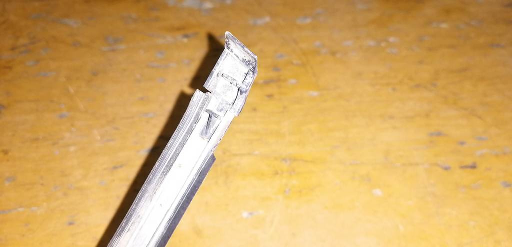 молдинг на крышу Nissan Teana