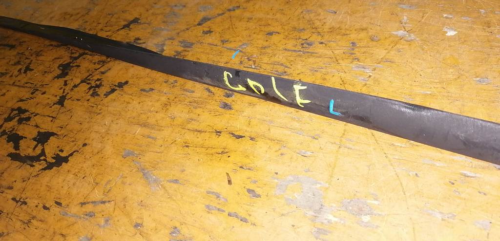 молдинг стекла Volkswagen Golf