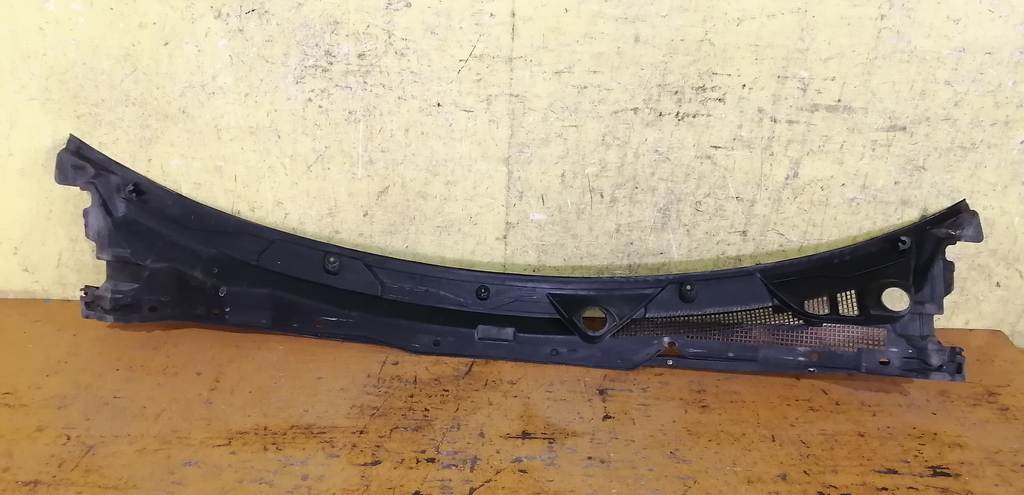 жабо Nissan Sunny