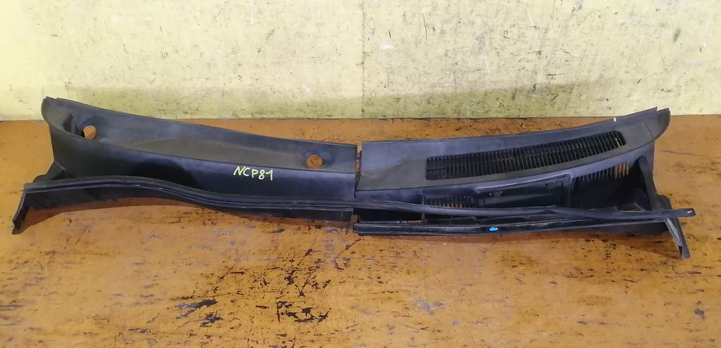 жабо Toyota Sienta