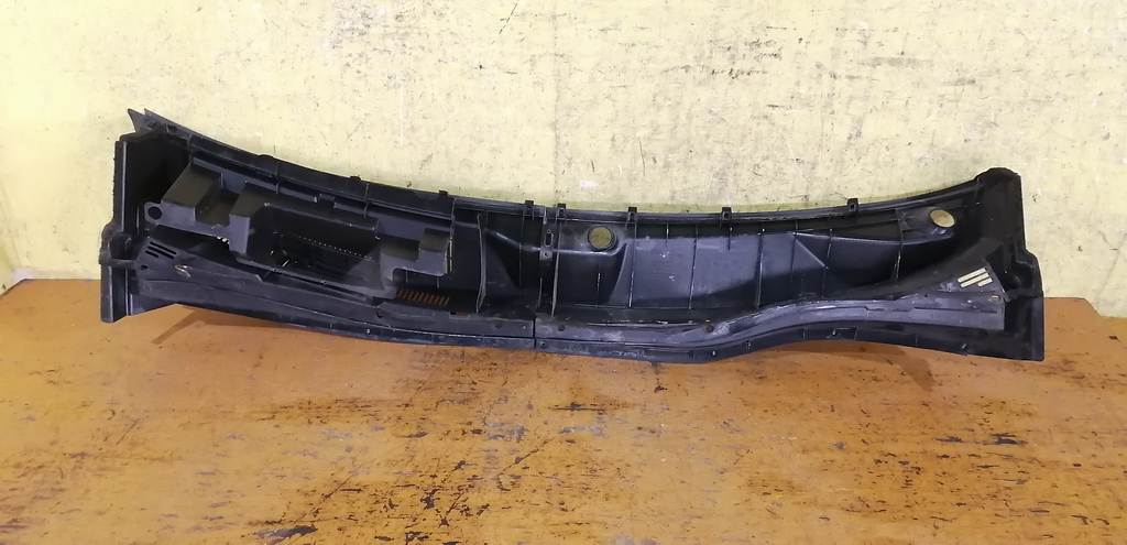 жабо Toyota Sienta