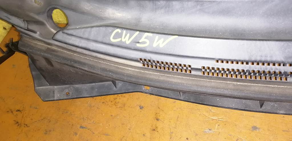 жабо Mitsubishi Outlander