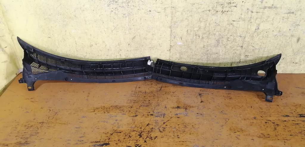 жабо Mazda Demio