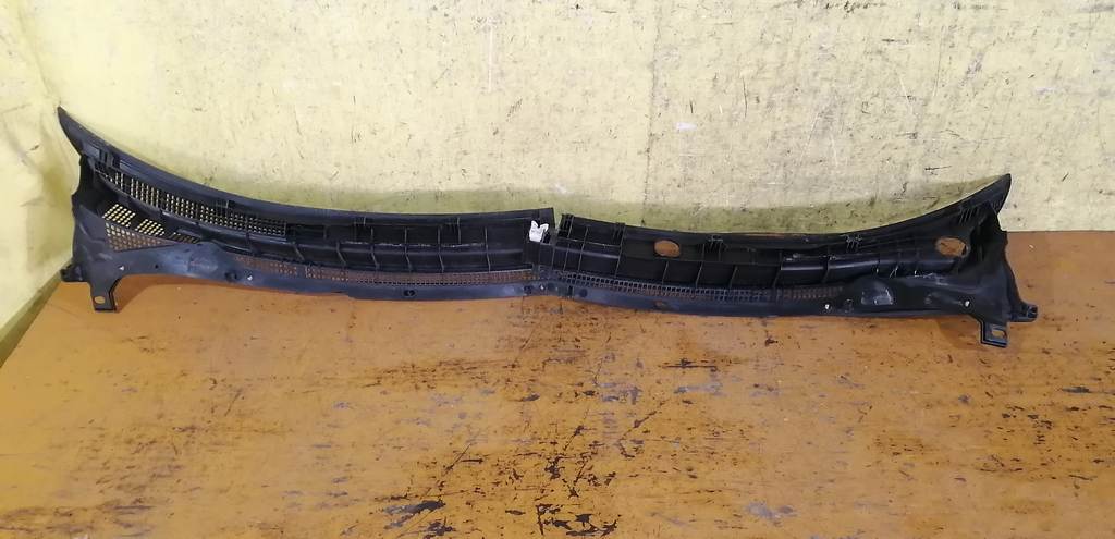 жабо Mazda Demio