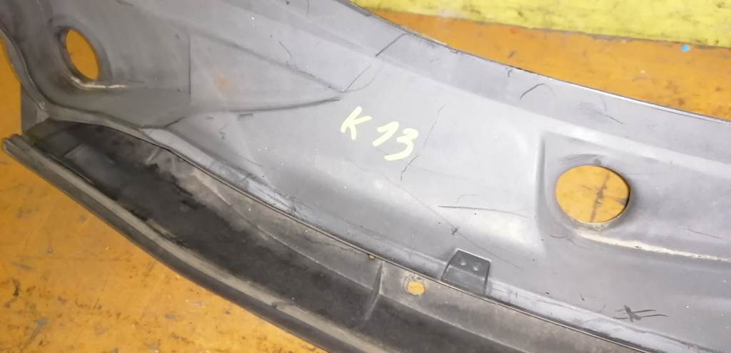 жабо Nissan March