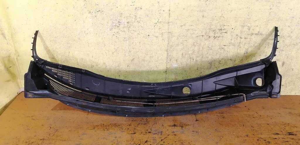 жабо Nissan March