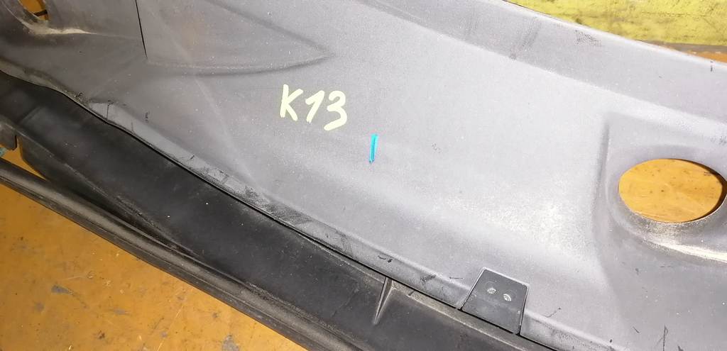 жабо Nissan March