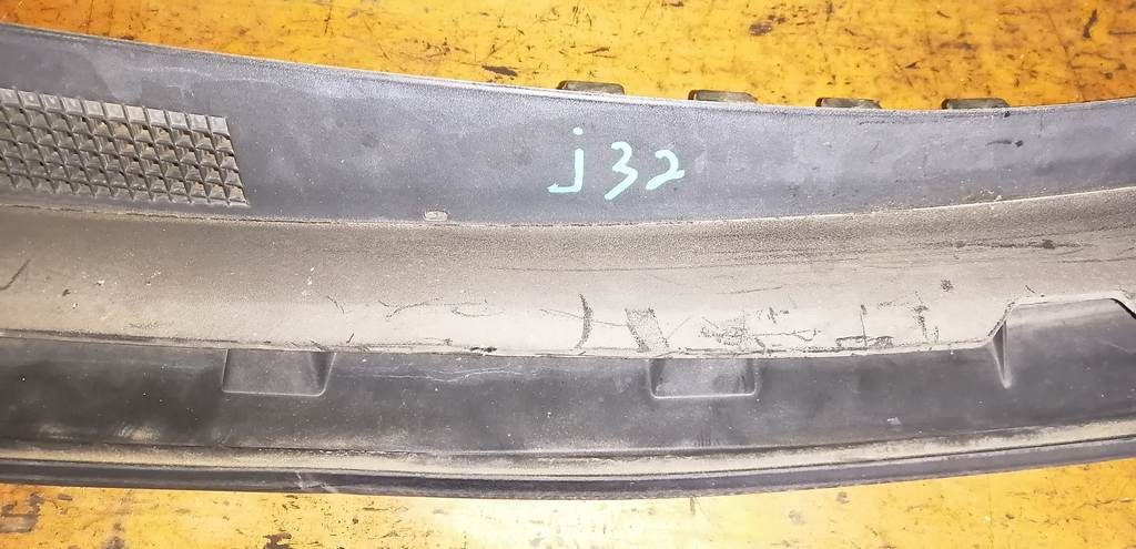 жабо Nissan Teana