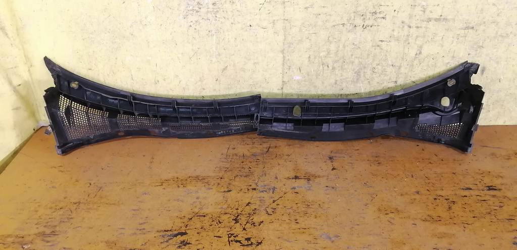 жабо Mazda Axela