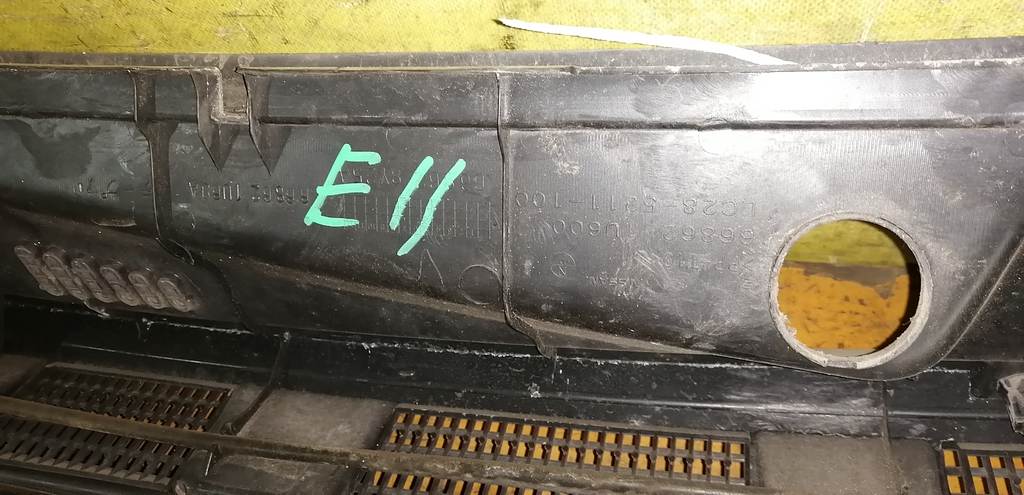 жабо Nissan Note